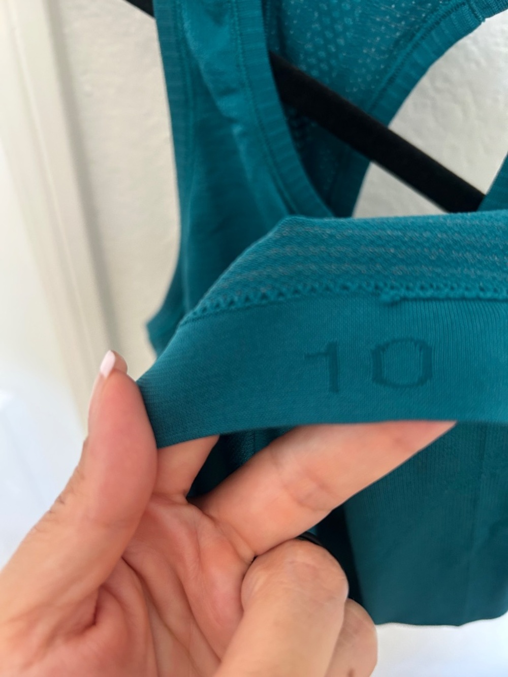 Lululemon Swiftly Tank size 10 - Picture 6 of 6